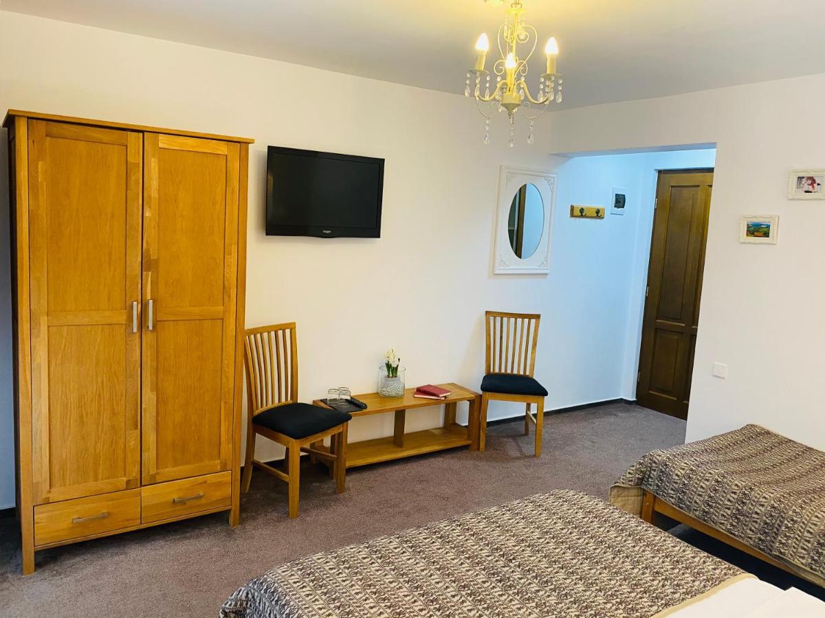 Hotel Pensiunea Doina Bucovinei Mînăstirea Humorului Esterno foto
