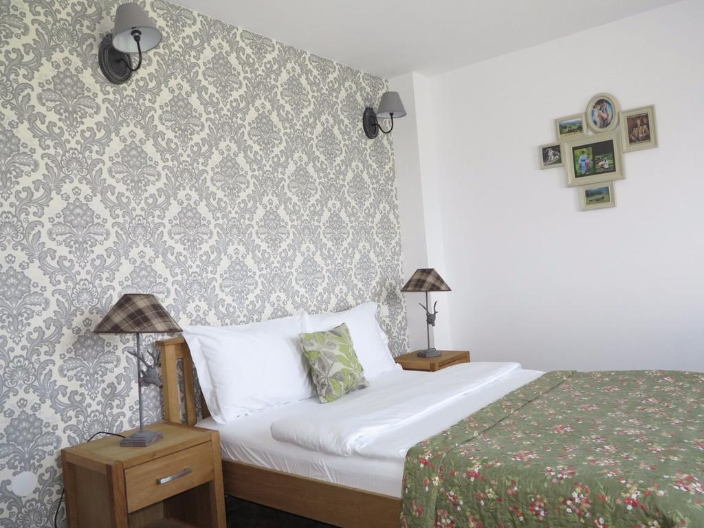 Hotel Pensiunea Doina Bucovinei Mînăstirea Humorului Esterno foto
