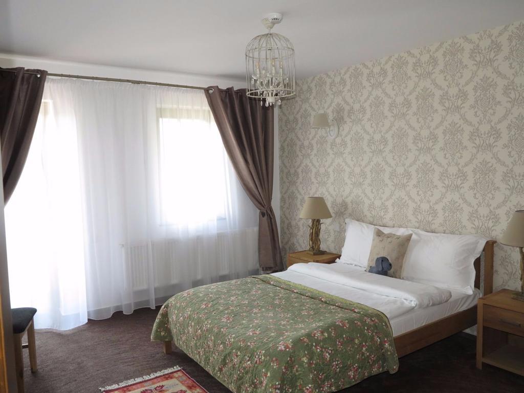 Hotel Pensiunea Doina Bucovinei Mînăstirea Humorului Esterno foto